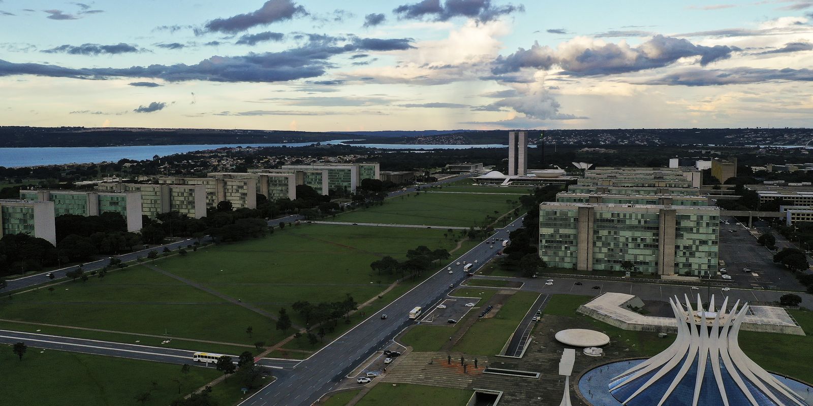 Cnc Pede Reforma Administrativa Para Barrar Avanço Da Dívida Pública
