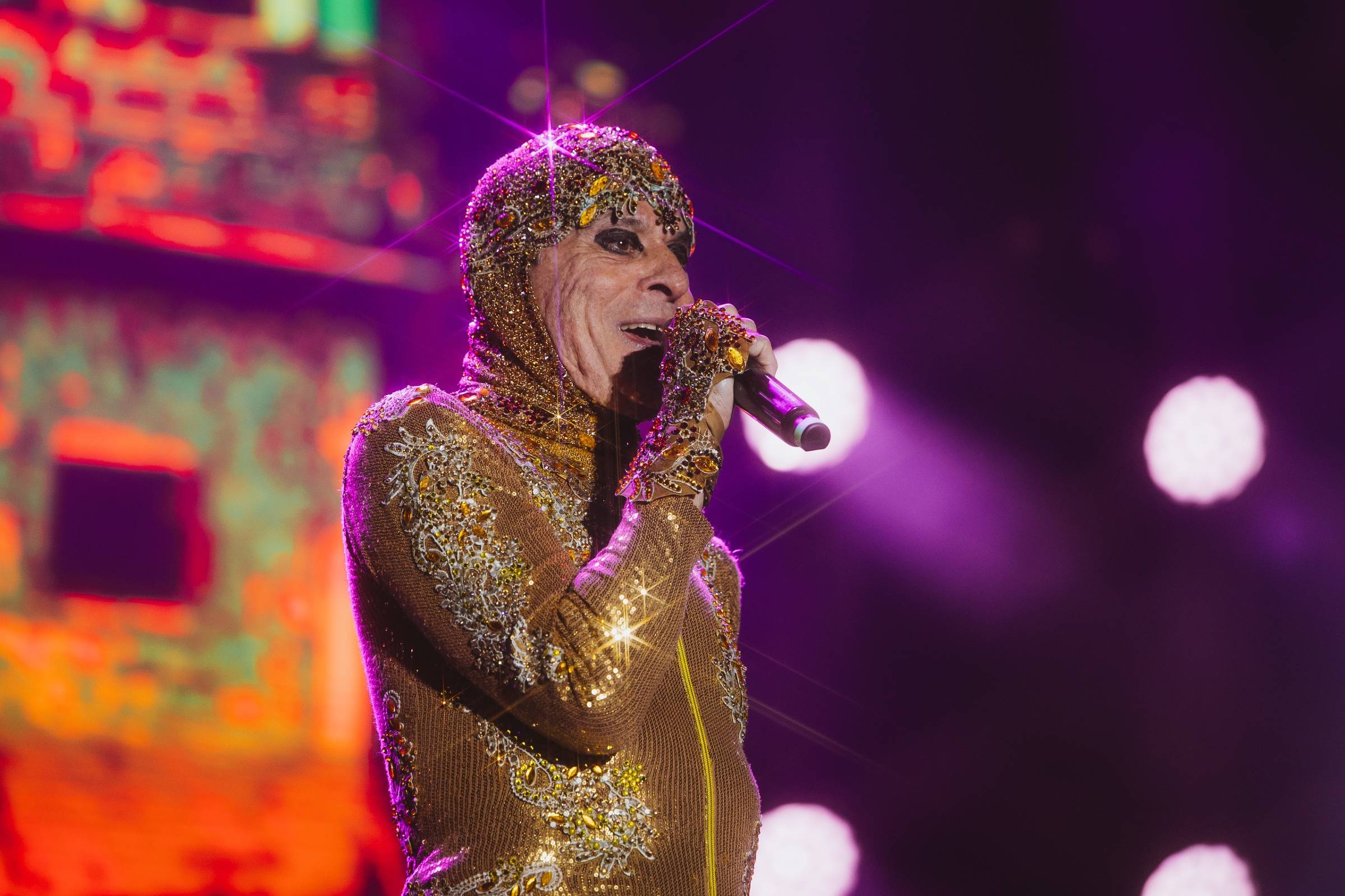Belo e Ney Matogrosso fazem shows em São Paulo