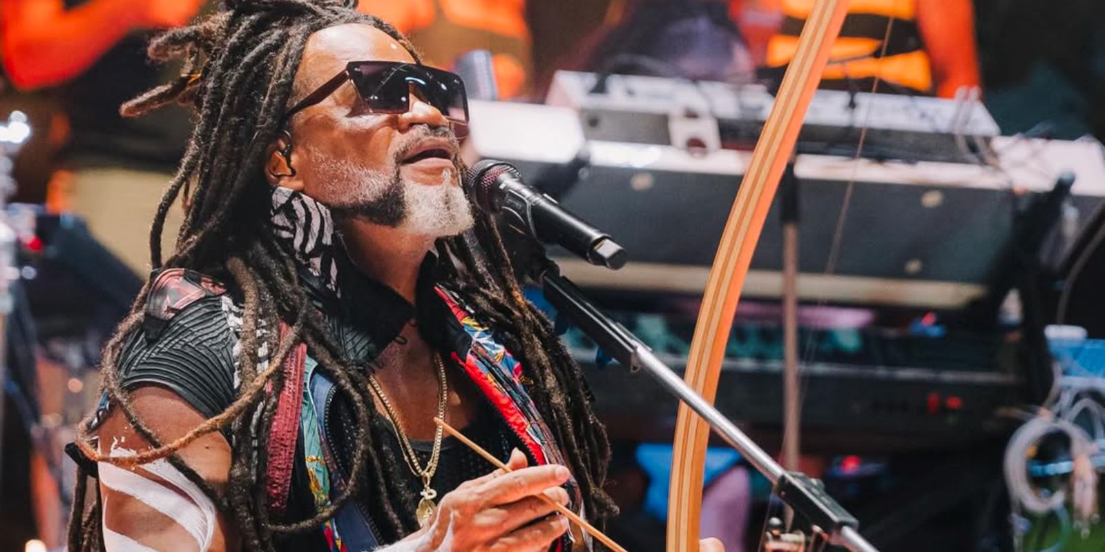 União da Orquestra Ouro Preto com Carlinhos Brown traz criação