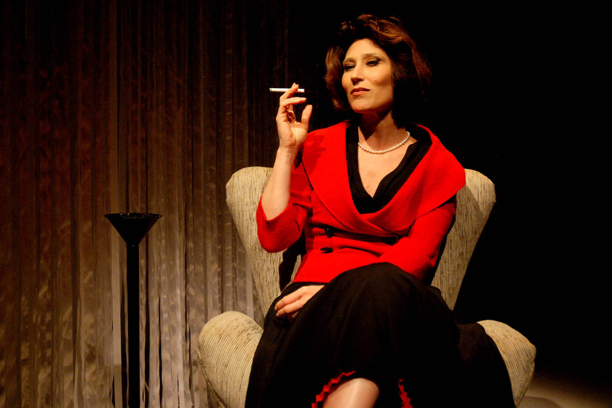 Beth Goulart interpreta Clarice Lispector; veja 16/06/2026 Mise en scène