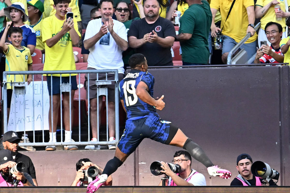 Brasil bate Egito em último jogo antes da Copa do