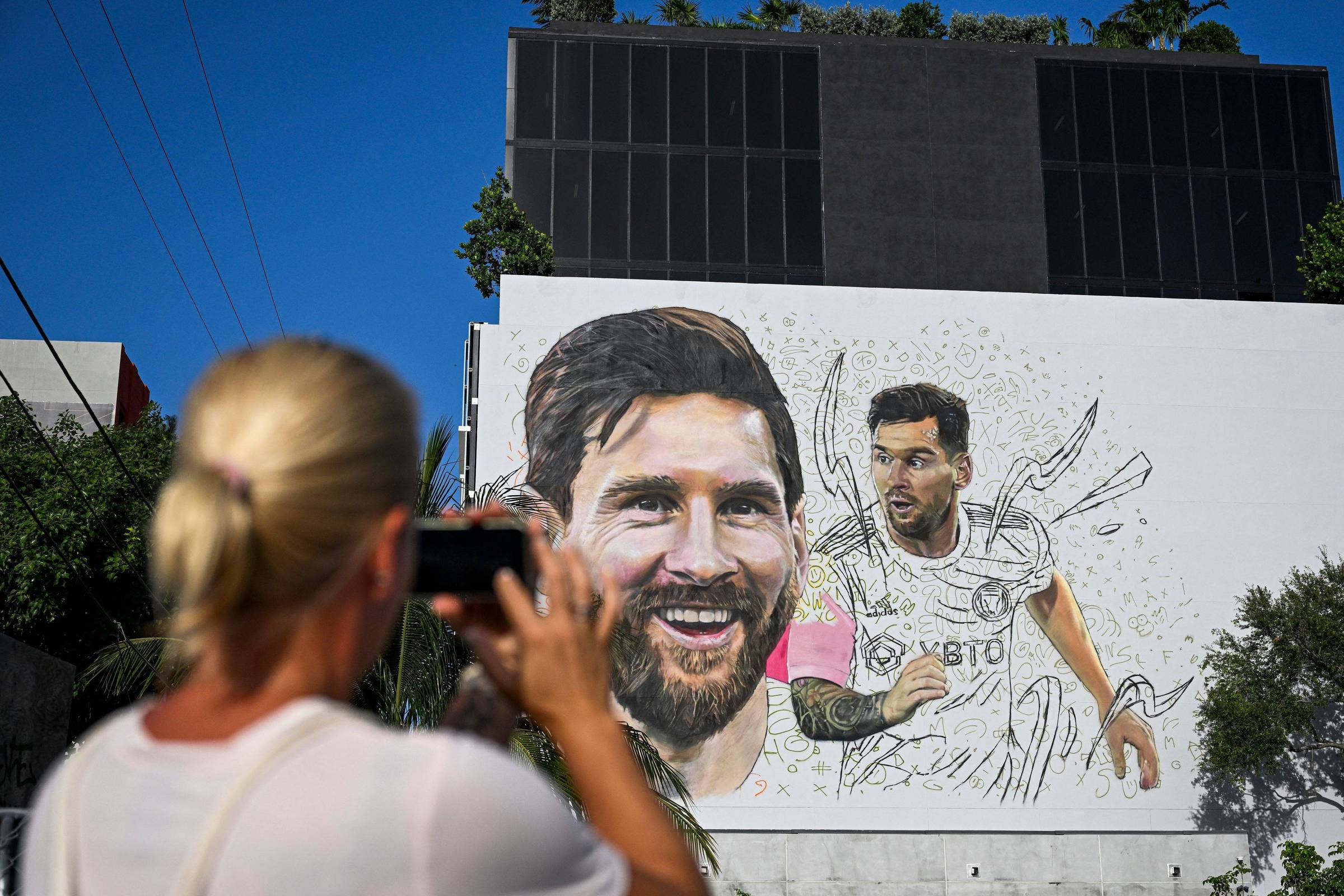 Brasil encara Escócia, mas rival oculto em Miami é Messi