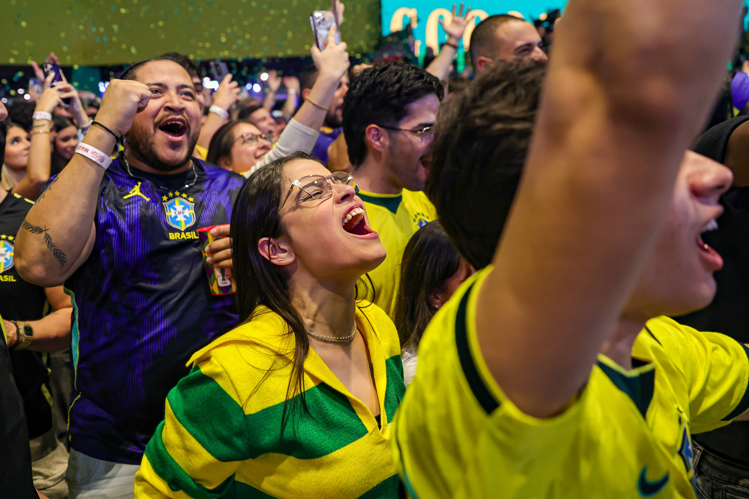 Copa: Torcedores comemoram Endrick em jogo contra o Haiti