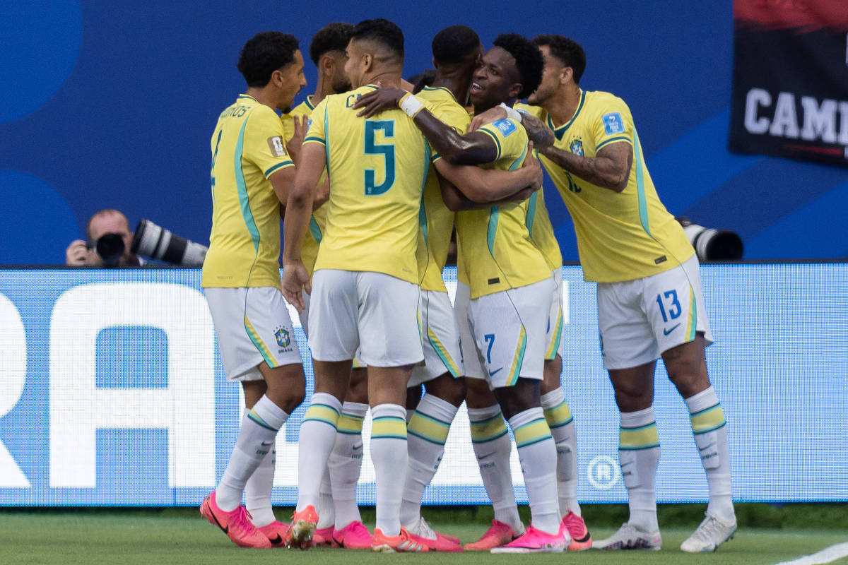 Copa do Mundo: Brasil bate Escócia e avança em 1º;