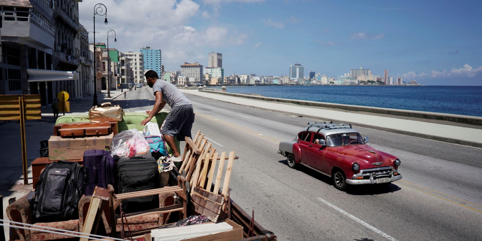 Cuba debate reformas econômica e social em meio ao bloqueio