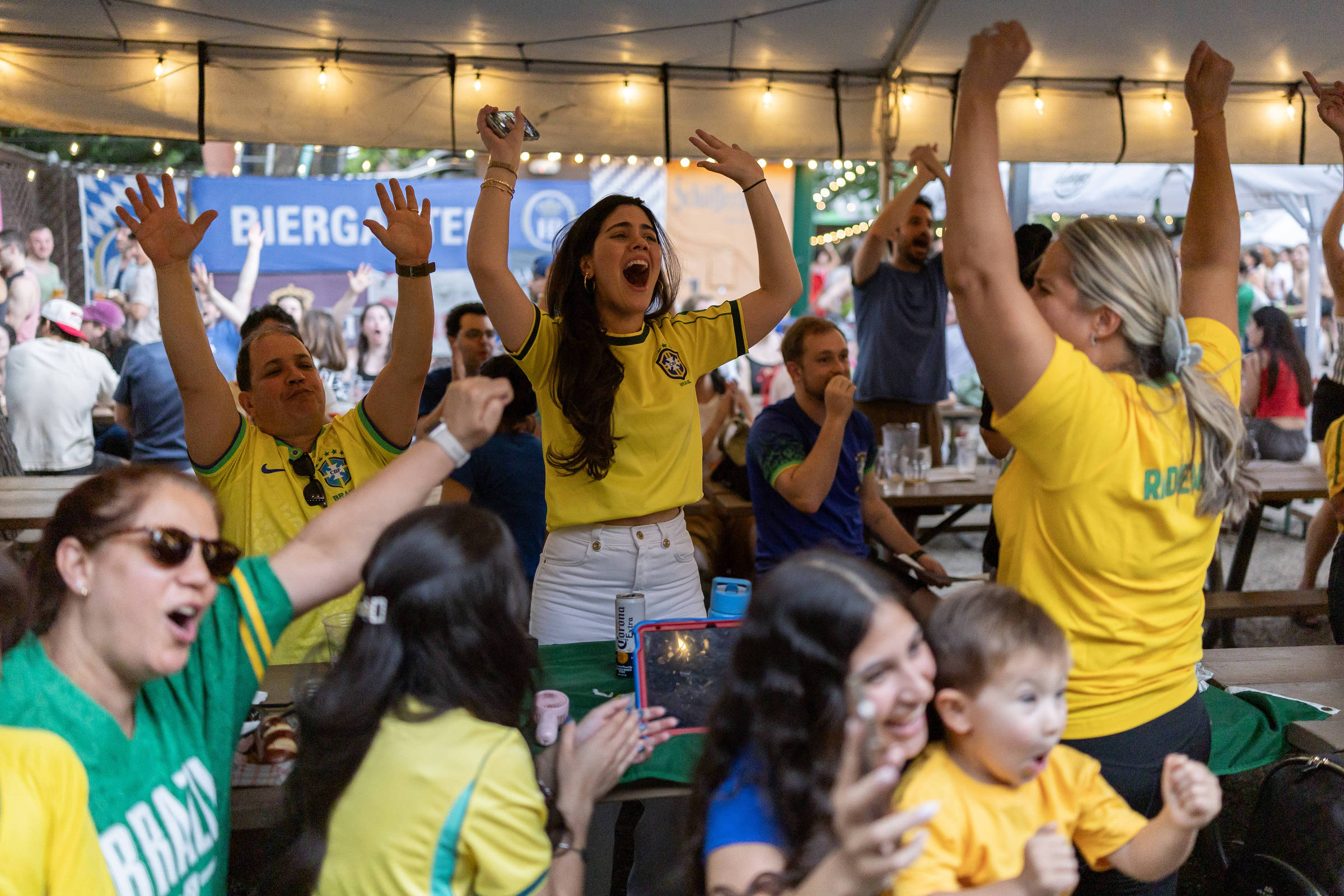 Jogos de Brasil e EUA disputam espaço na agitada Nova