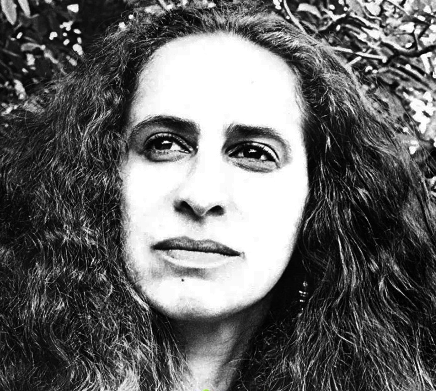 Maria Bethânia chega aos 80 anos com a altivez intacta