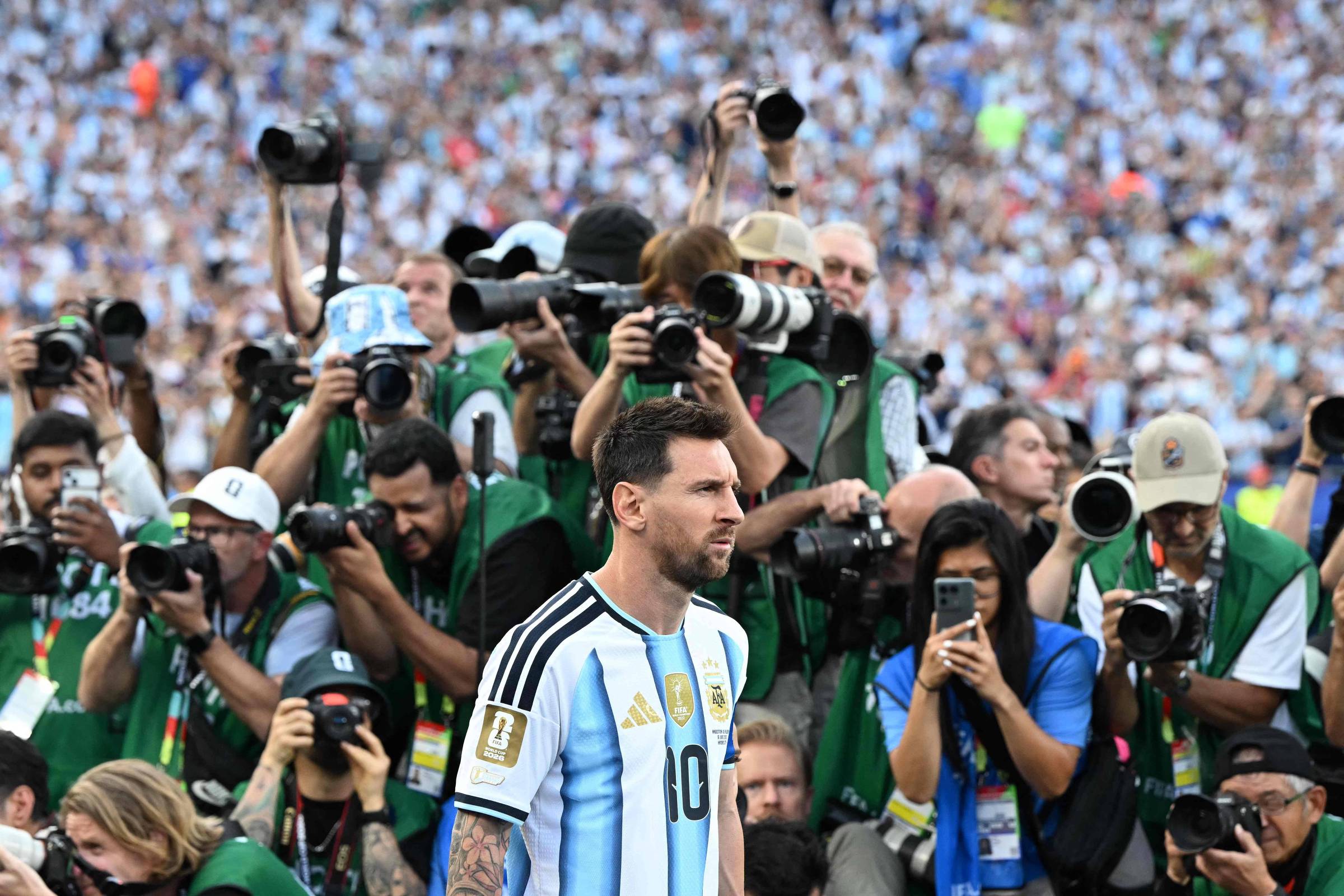Messi, Mbappé e Haaland vão para o round 2 na