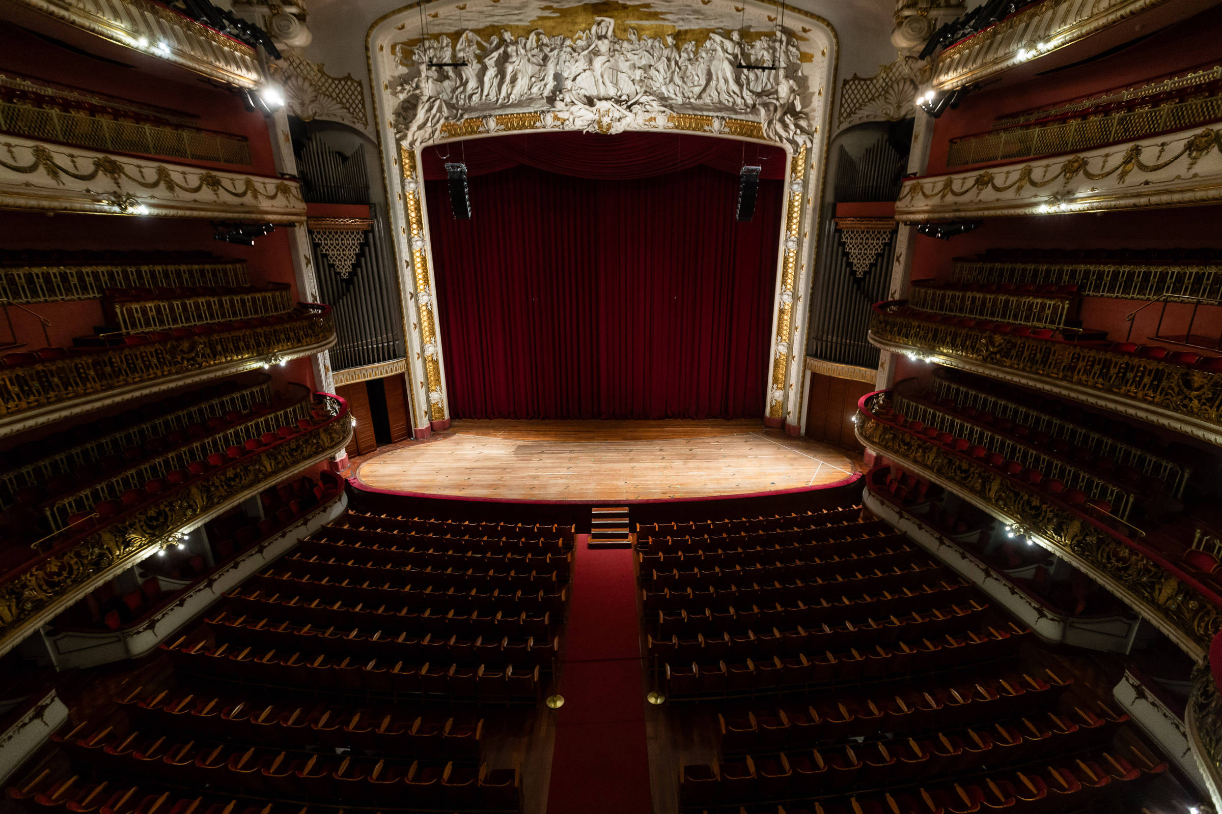 Theatro Municipal não terá política, afirma novo gestor 09/06/2026