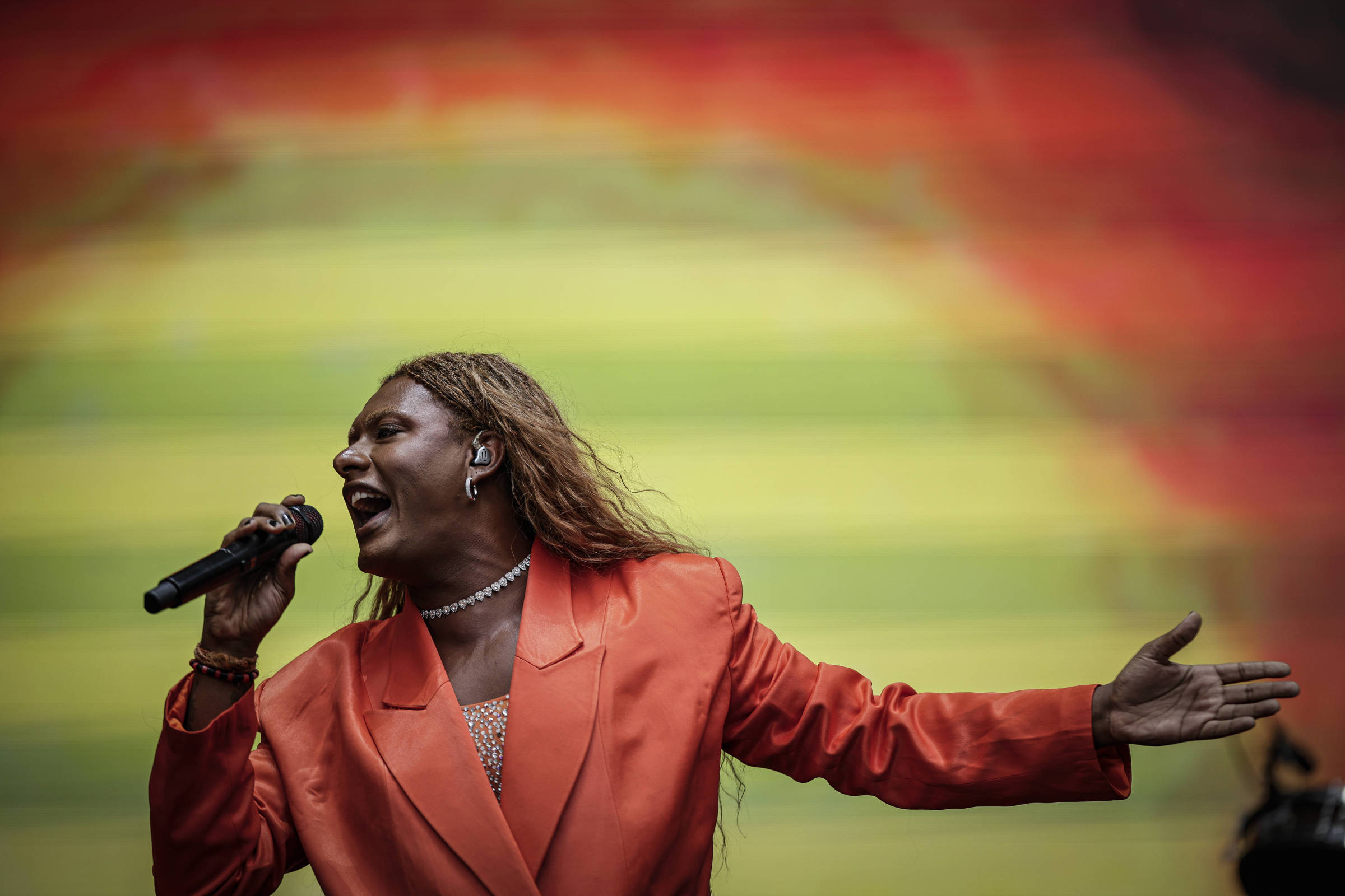 Liniker faz show de 'Caju' em SP; veja agenda