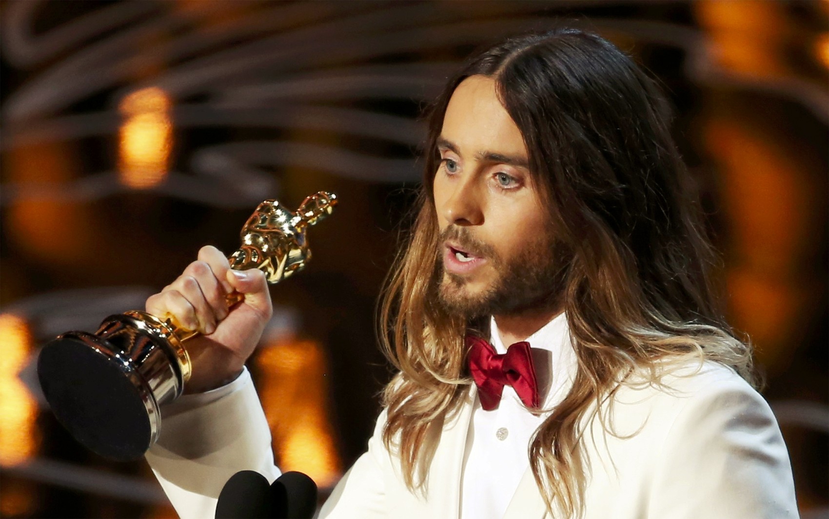 Jared Leto é acusado de crimes sexuais por quatro mulheres;