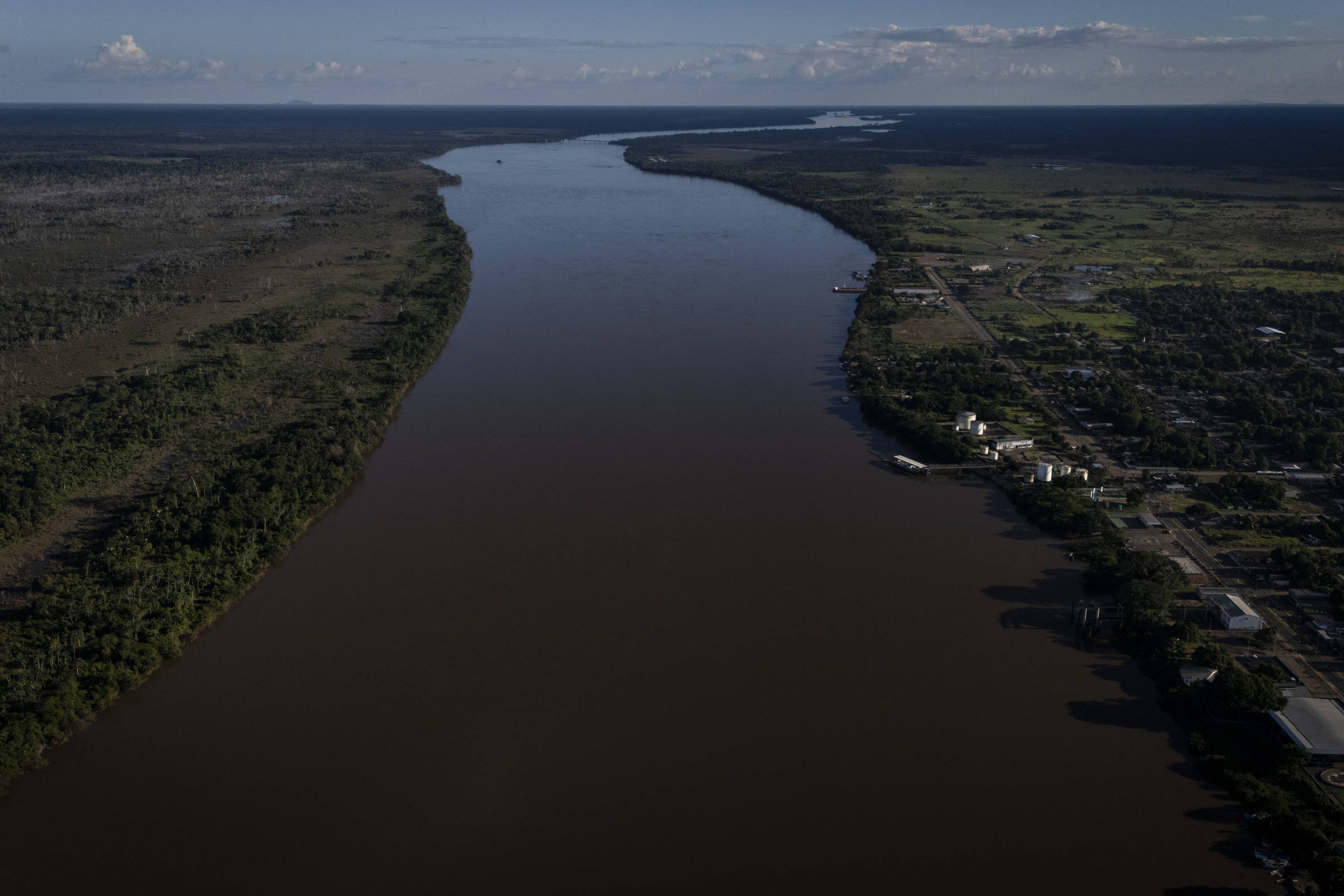 Cabos subfluviais reforçam internet na Amazônia 29/07/2026 Economia