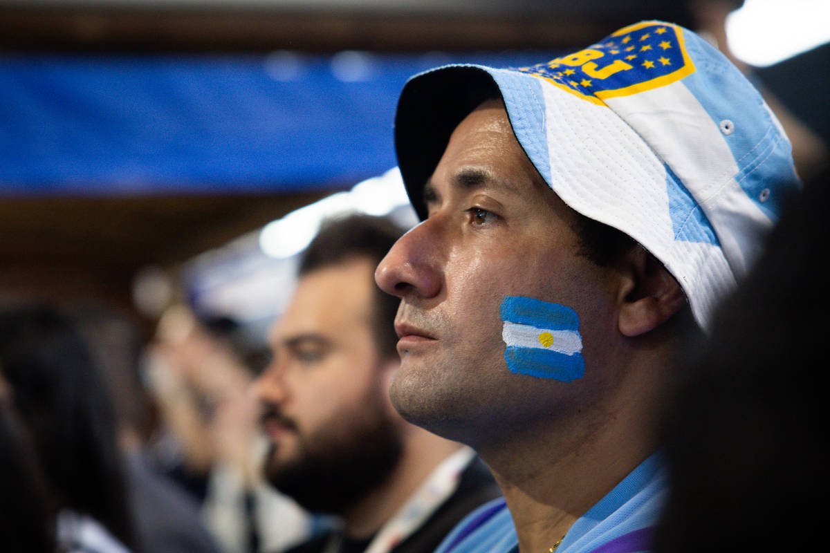Copa: Brasileiros assistem Argentina x Inglaterra na Mooca 15/07/2026