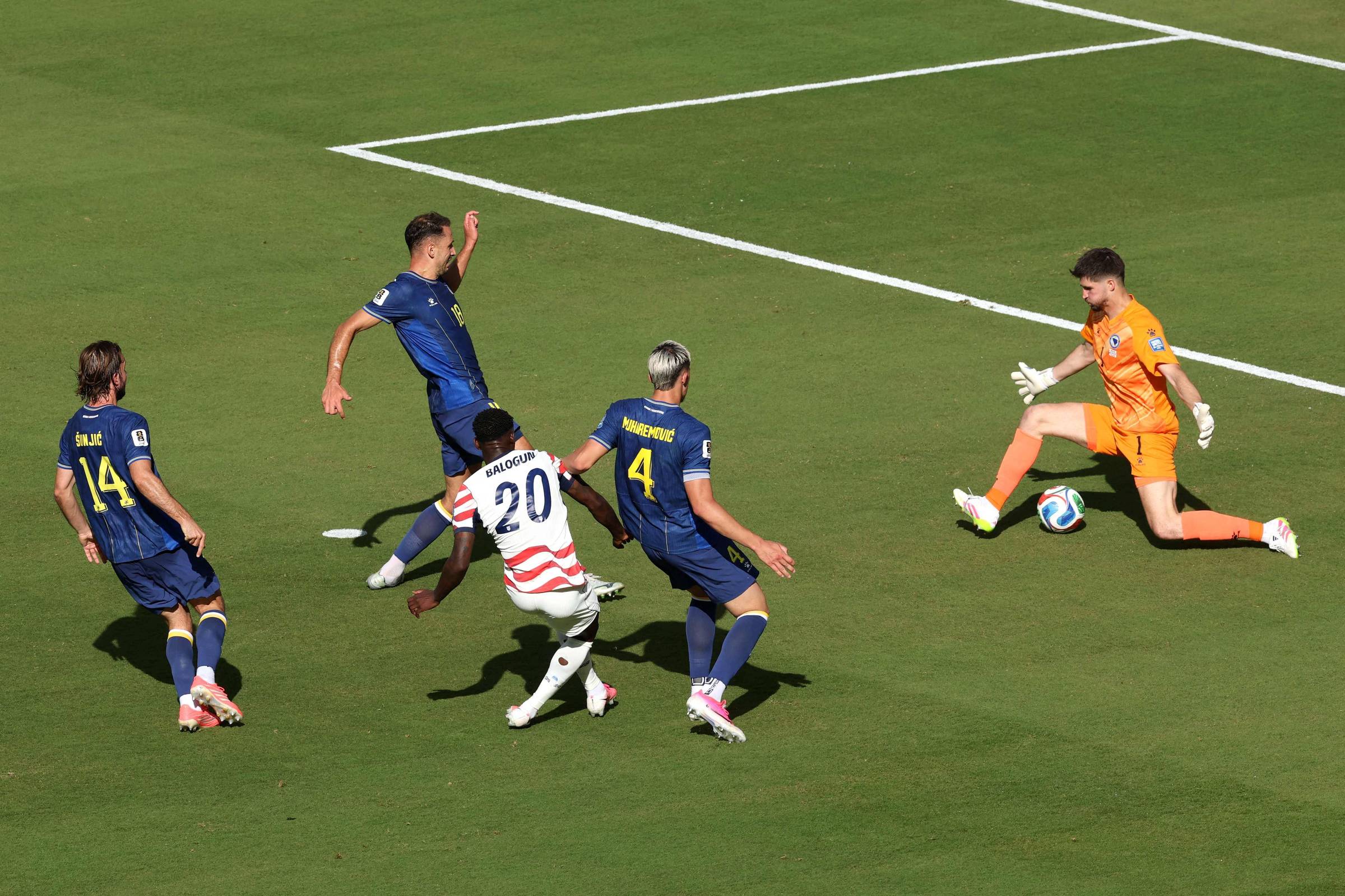 Futebol resgata o direito à alienação em mundo urgente