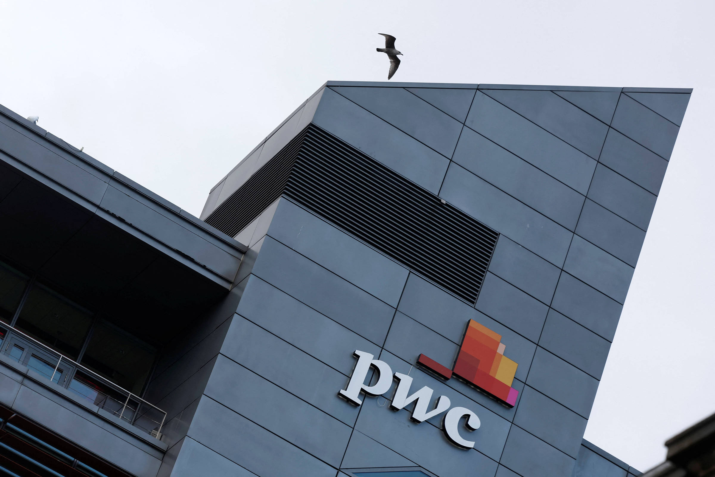 IA: PwC publicou relatórios com alucinações 29/07/2026 Tec