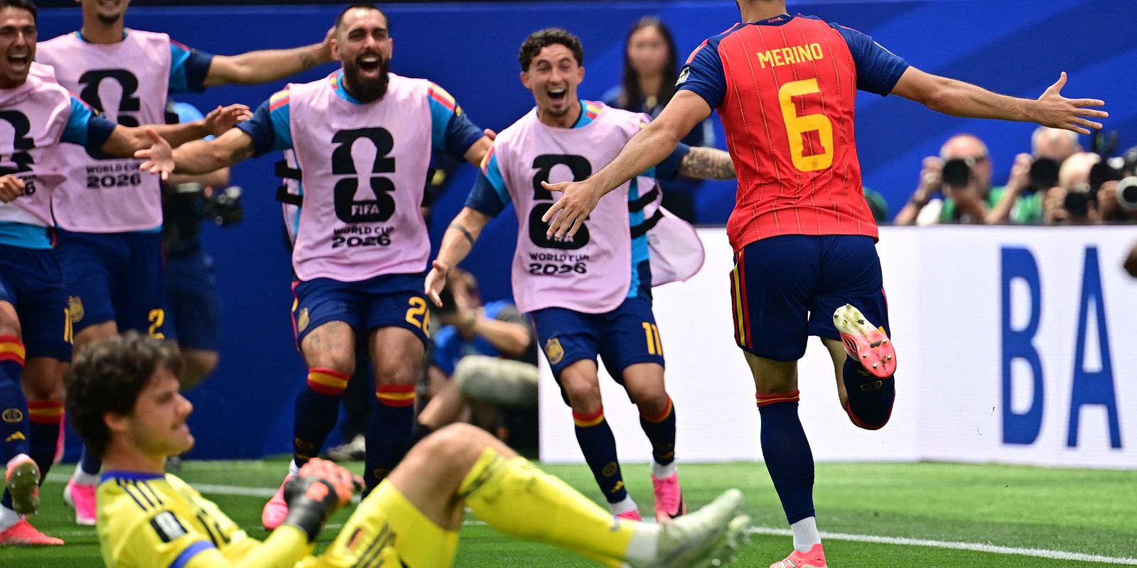 Merino decide outra vez, Espanha vai à semifinal e frustra