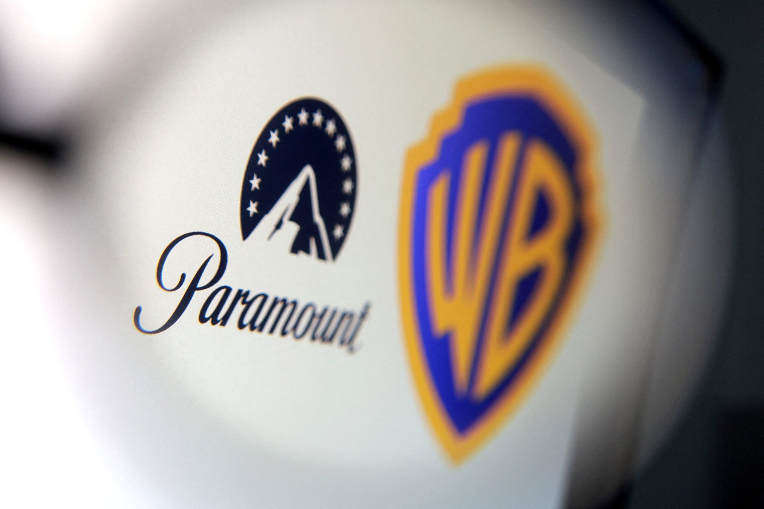 Paramount concorda em adiar fechamento da compra da Warner Bros.