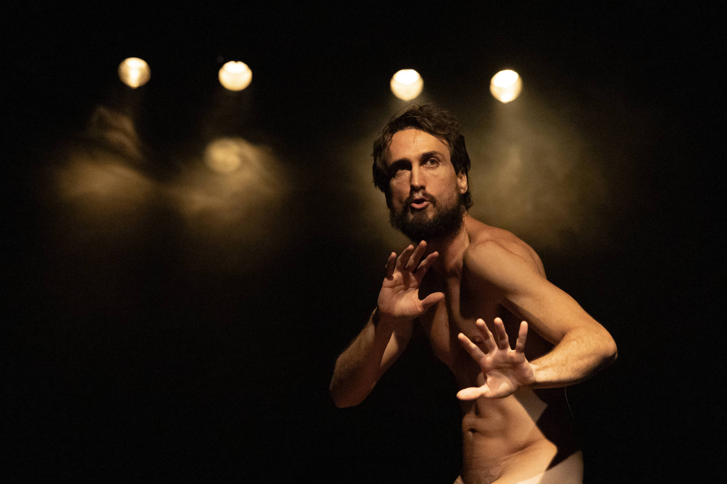 Buda é tema de peça de teatro com Angel Ferreira