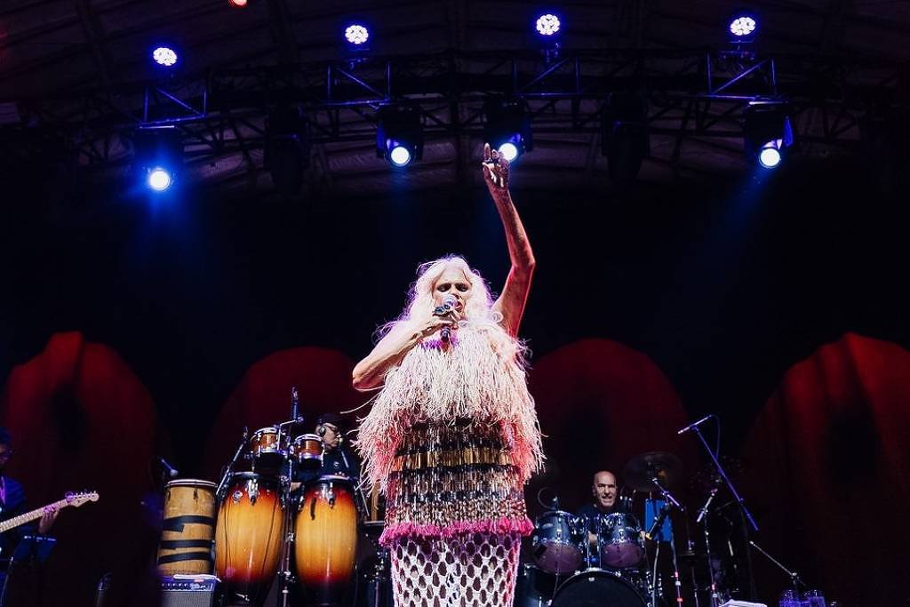 Fafá de Belém faz show de 50 anos de carreira