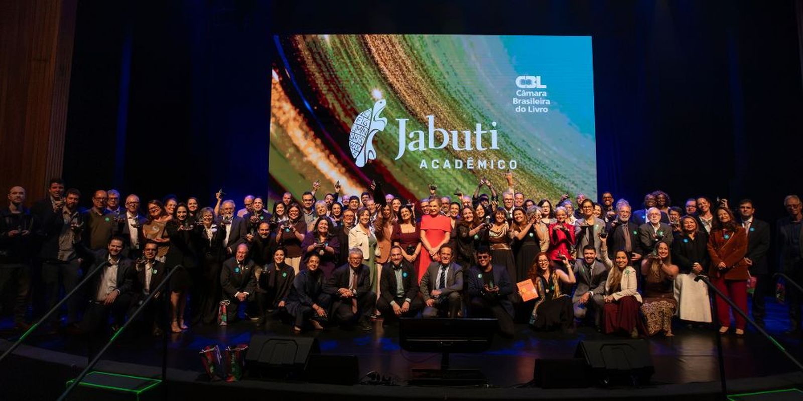 Cerimônia em São Paulo revela vencedores do 3º Prêmio Jabuti