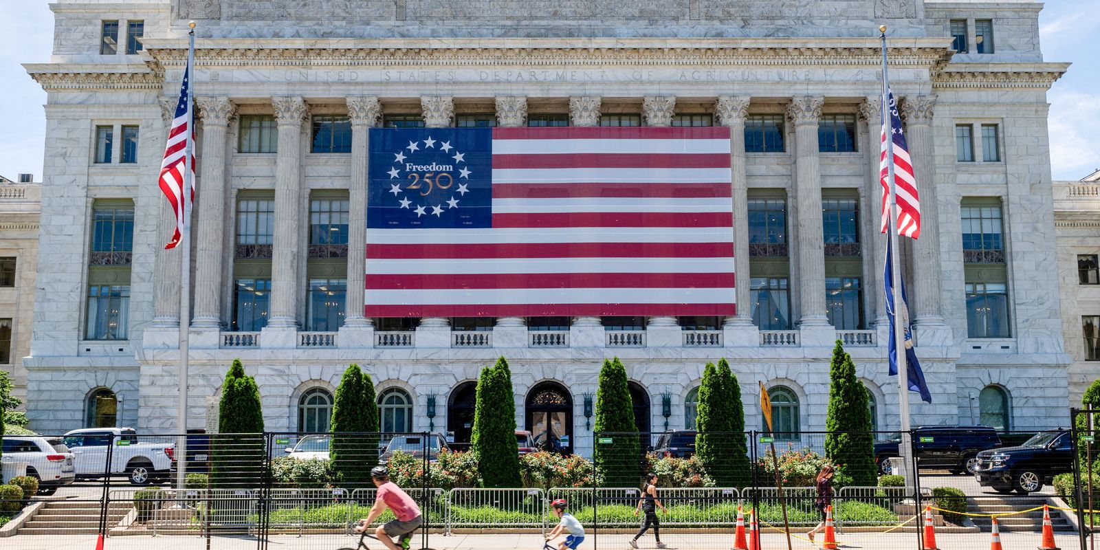 Dívida dos EUA ultrapassa US$ 40 trilhões após governos Trump