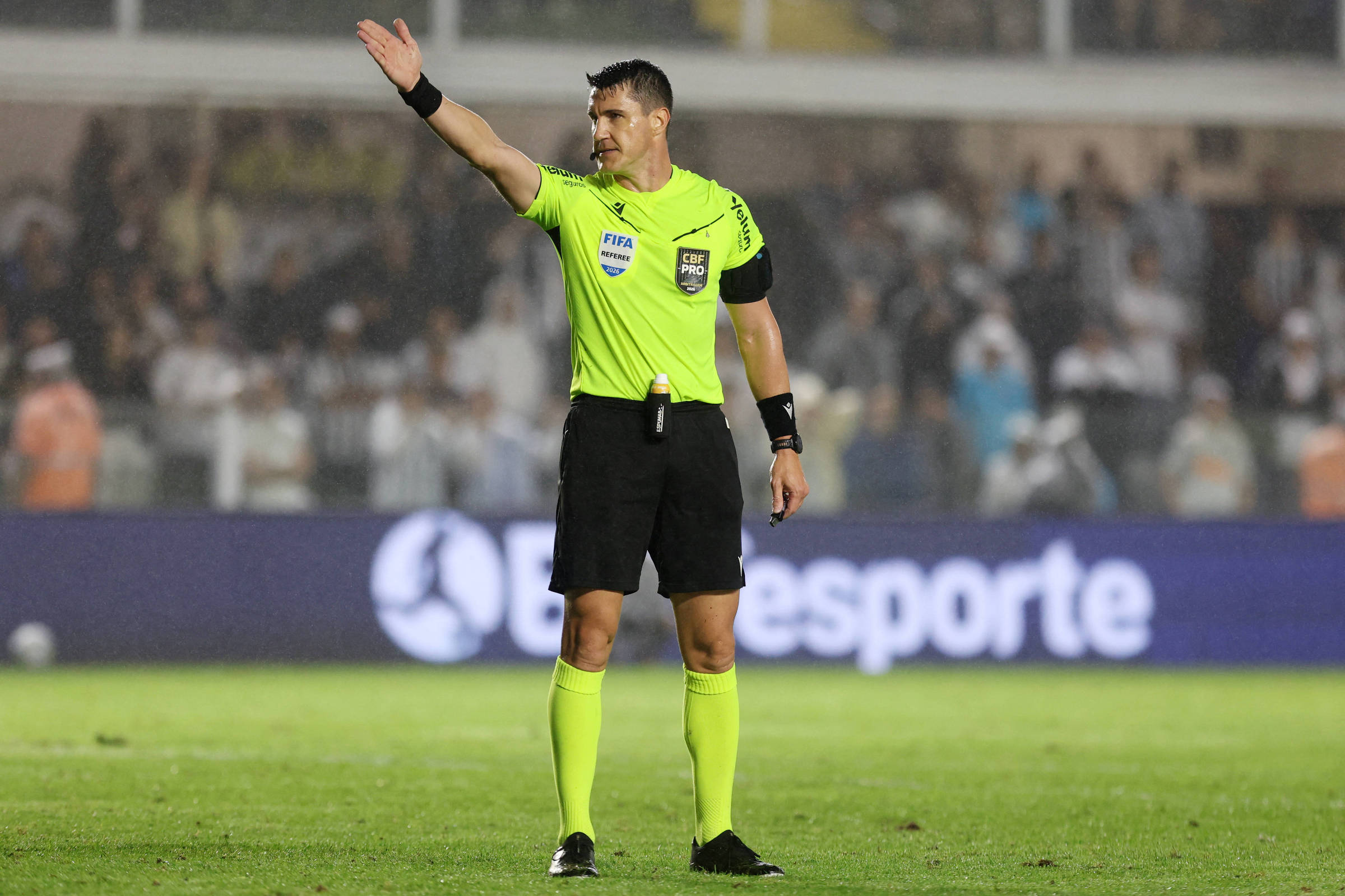 Ex árbitros veem chance de melhora com novas regras 15/08/2026