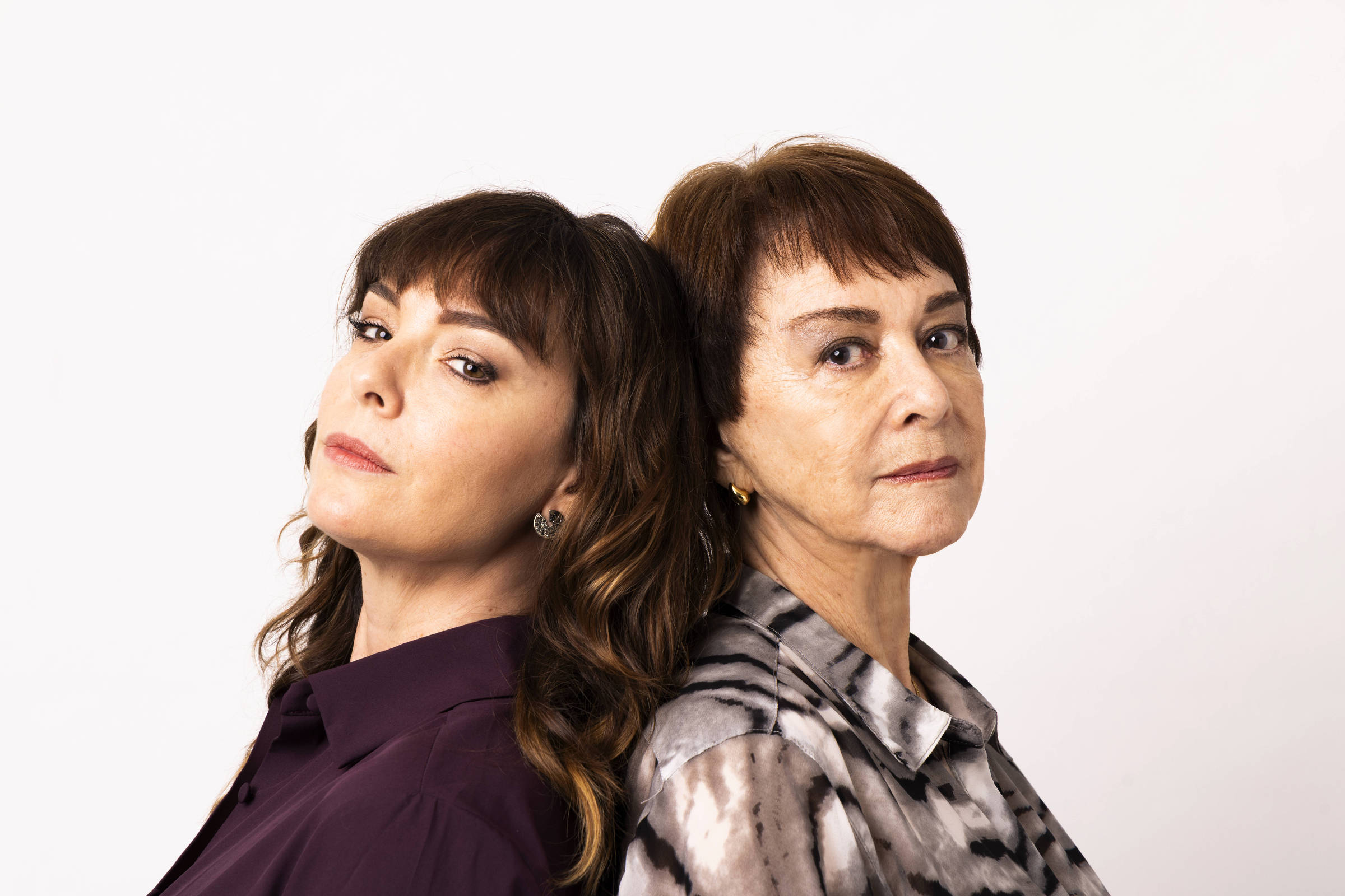 Nívea Maria e Regiane Alves vivem drama familiar em peça