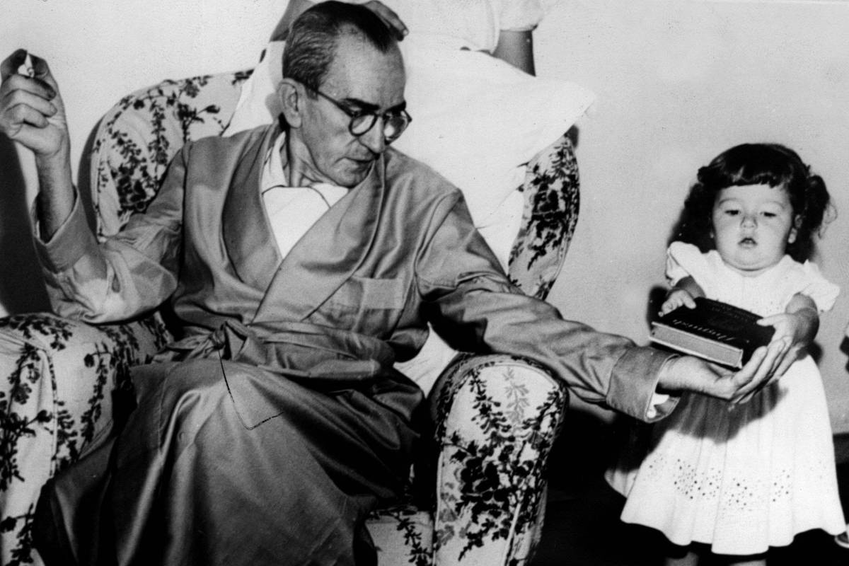 Nova biografia disseca obra e vida de Graciliano Ramos
