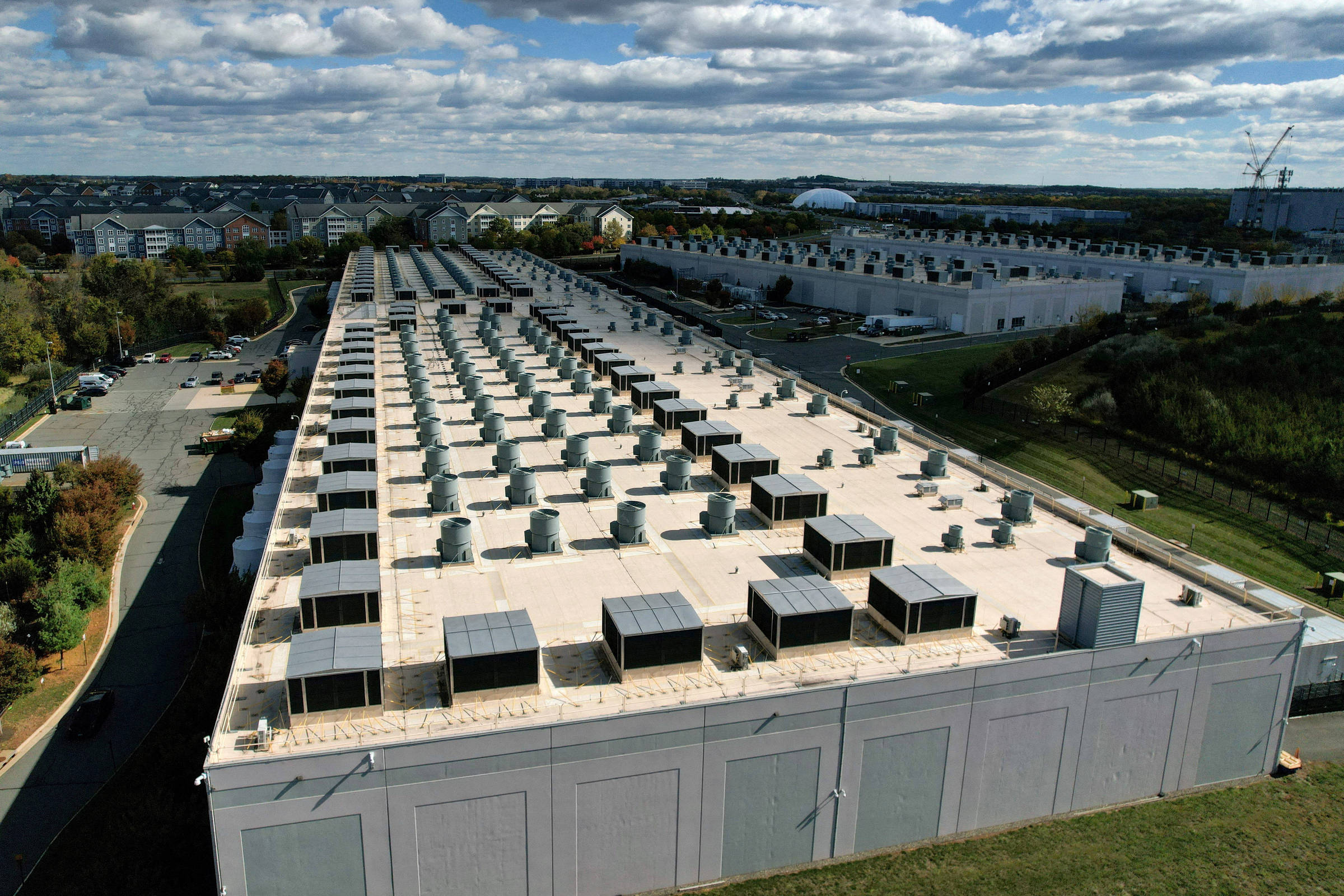 Virgínia impõe imposto inédito a data centers de IA