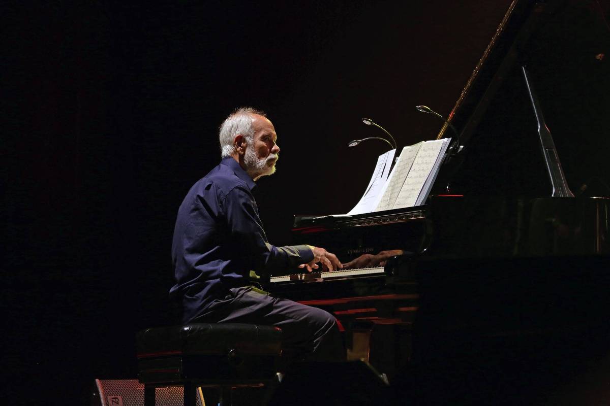 Cristovão Bastos faz 80 anos e celebra legado na MPB