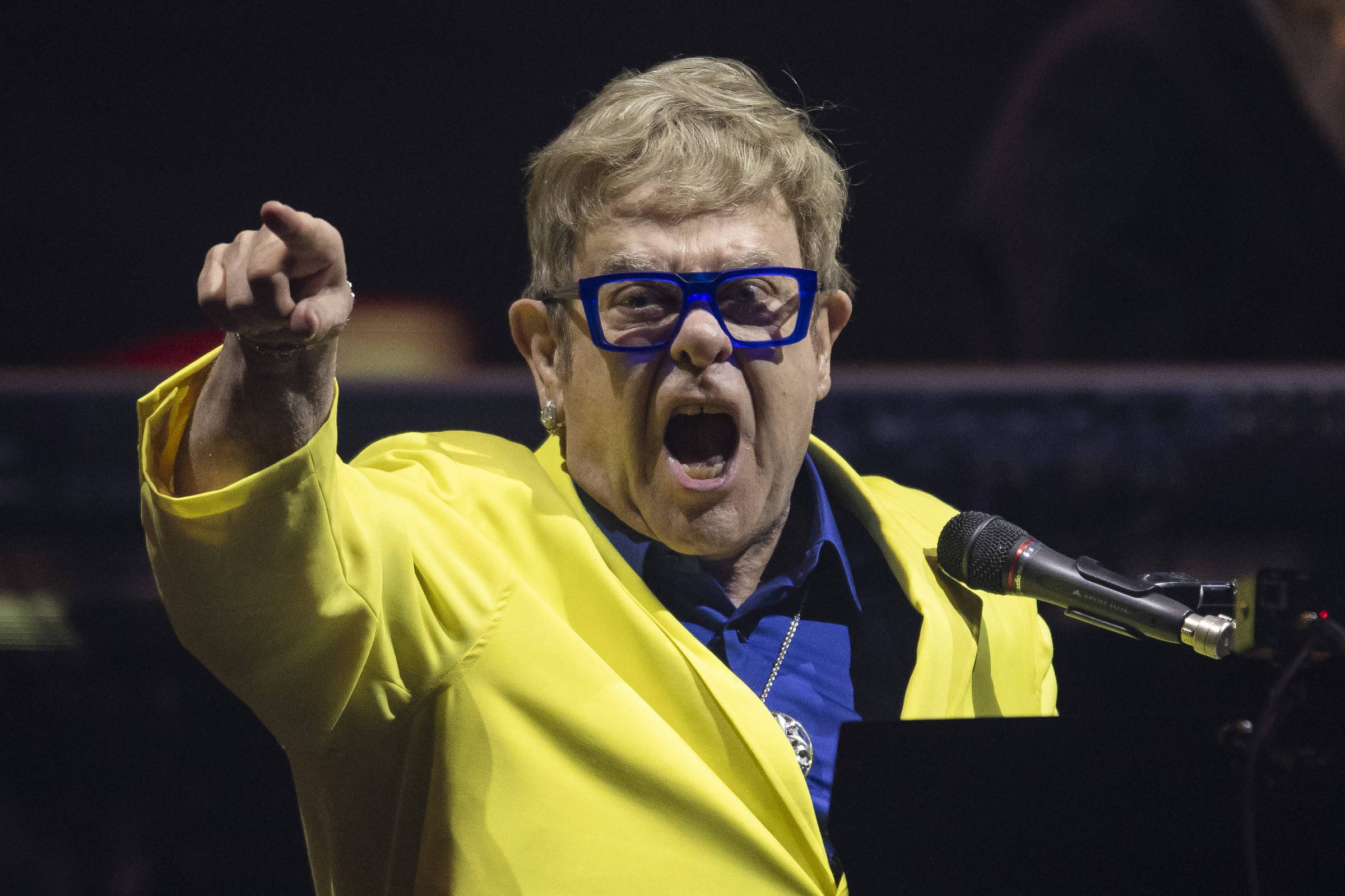 Elton John faz show dedicado e emocionante no Rock in