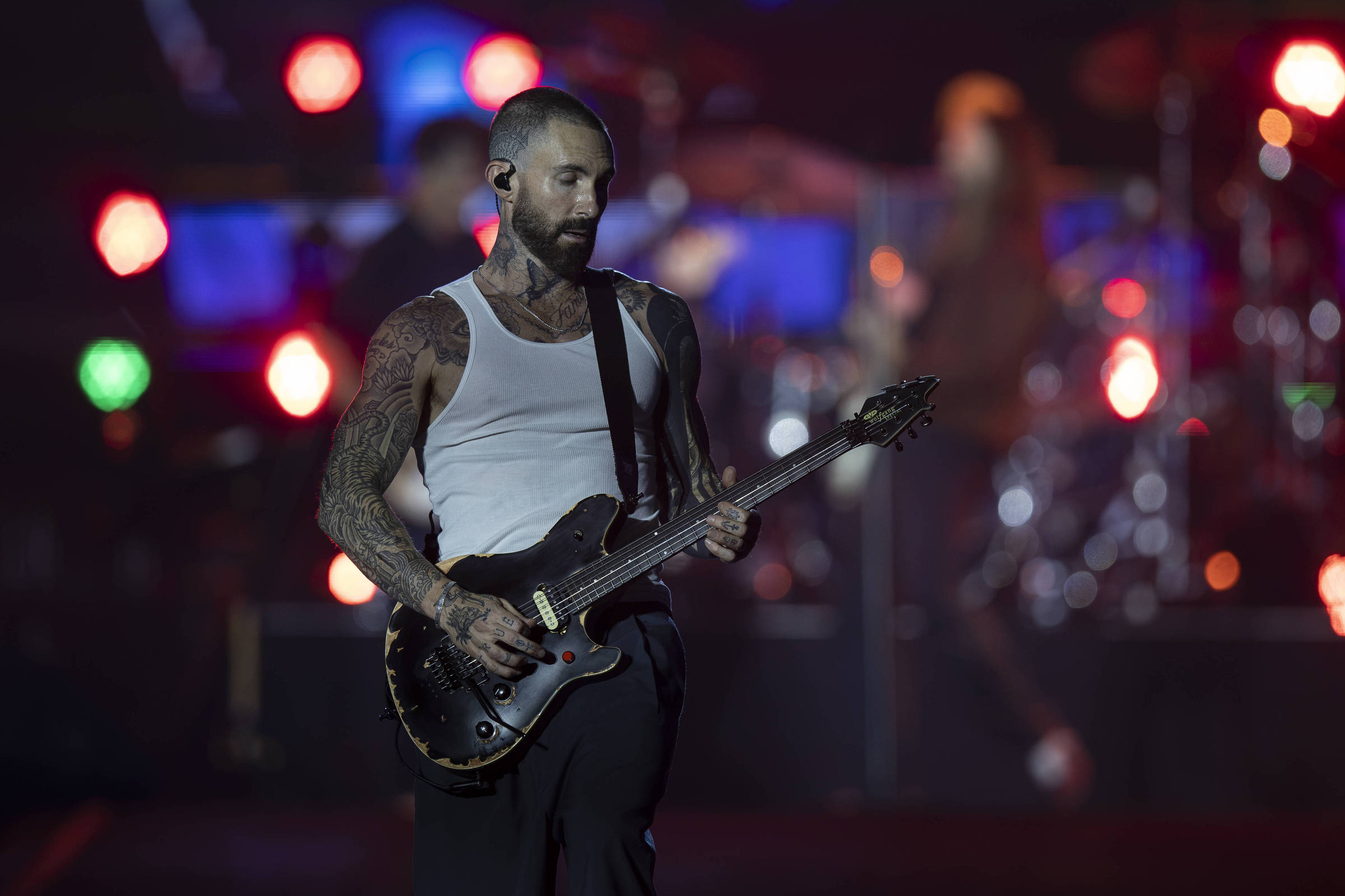 Maroon 5 faz o arroz com feijão em show do