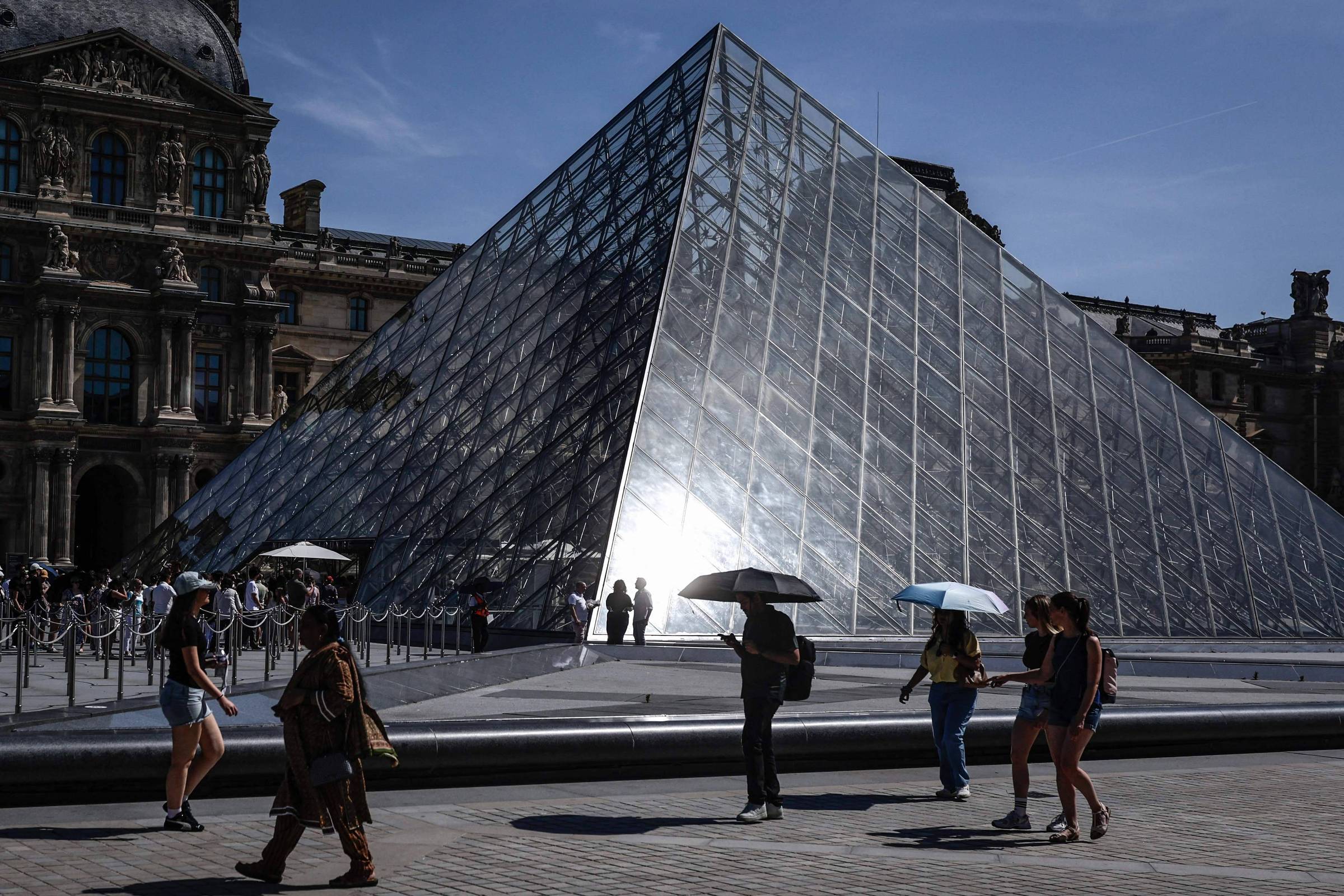 Museus da França estão sob escrutínio após onda de furtos