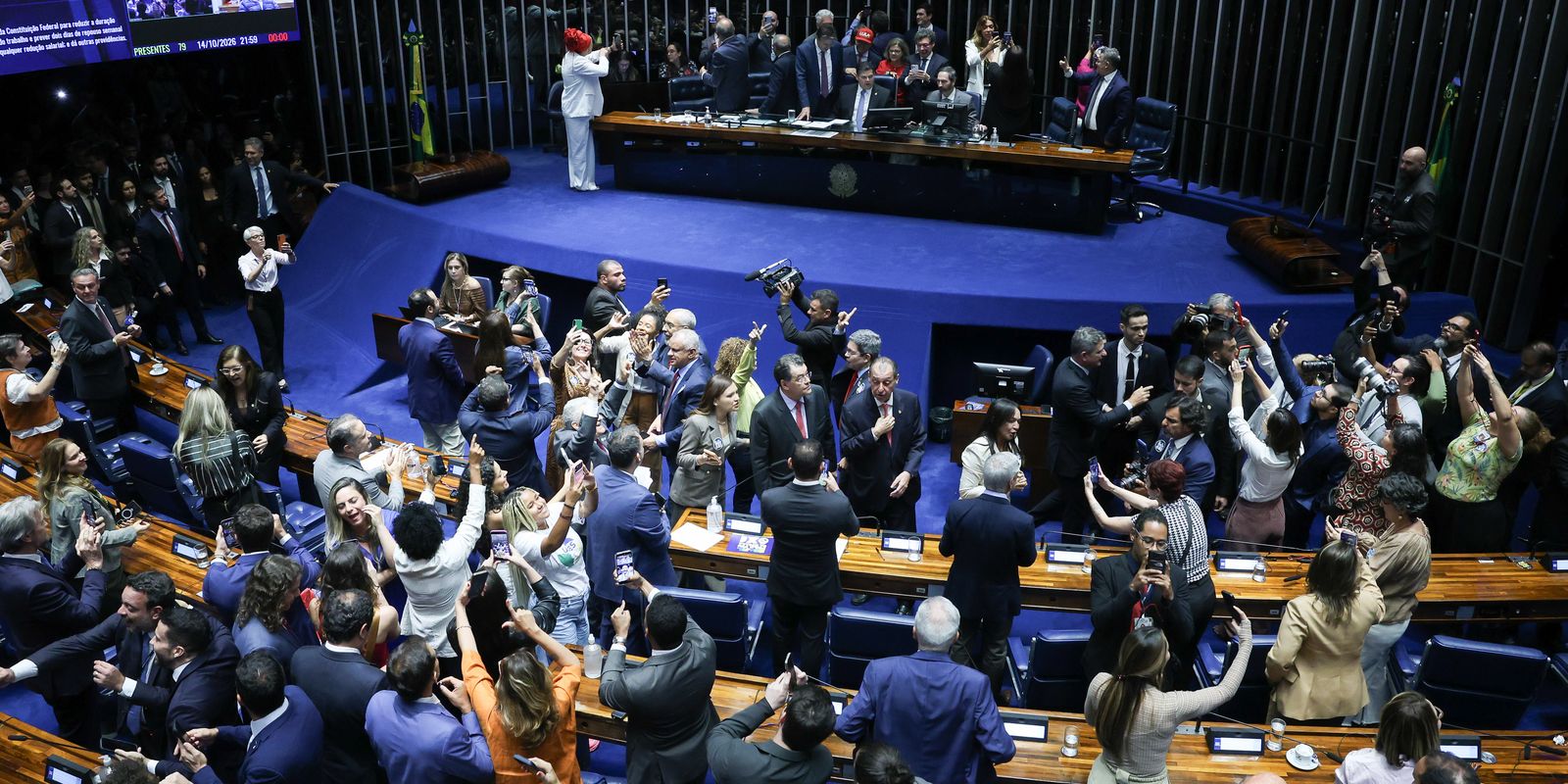 Senado aprova fim da escala 6x1 e redução da jornada