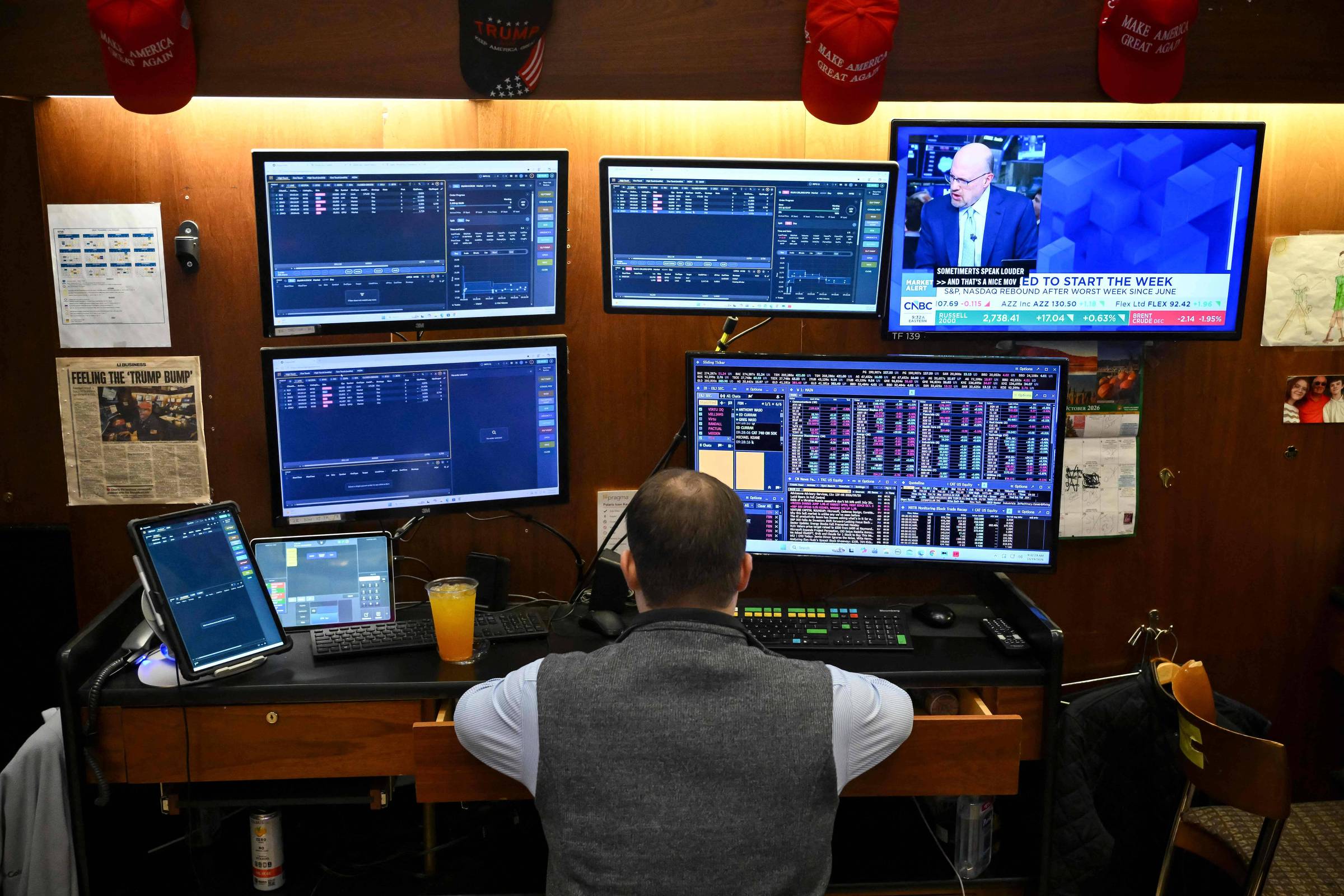 Big techs perdem quase US$ 900 bilhões após manterem investimentos