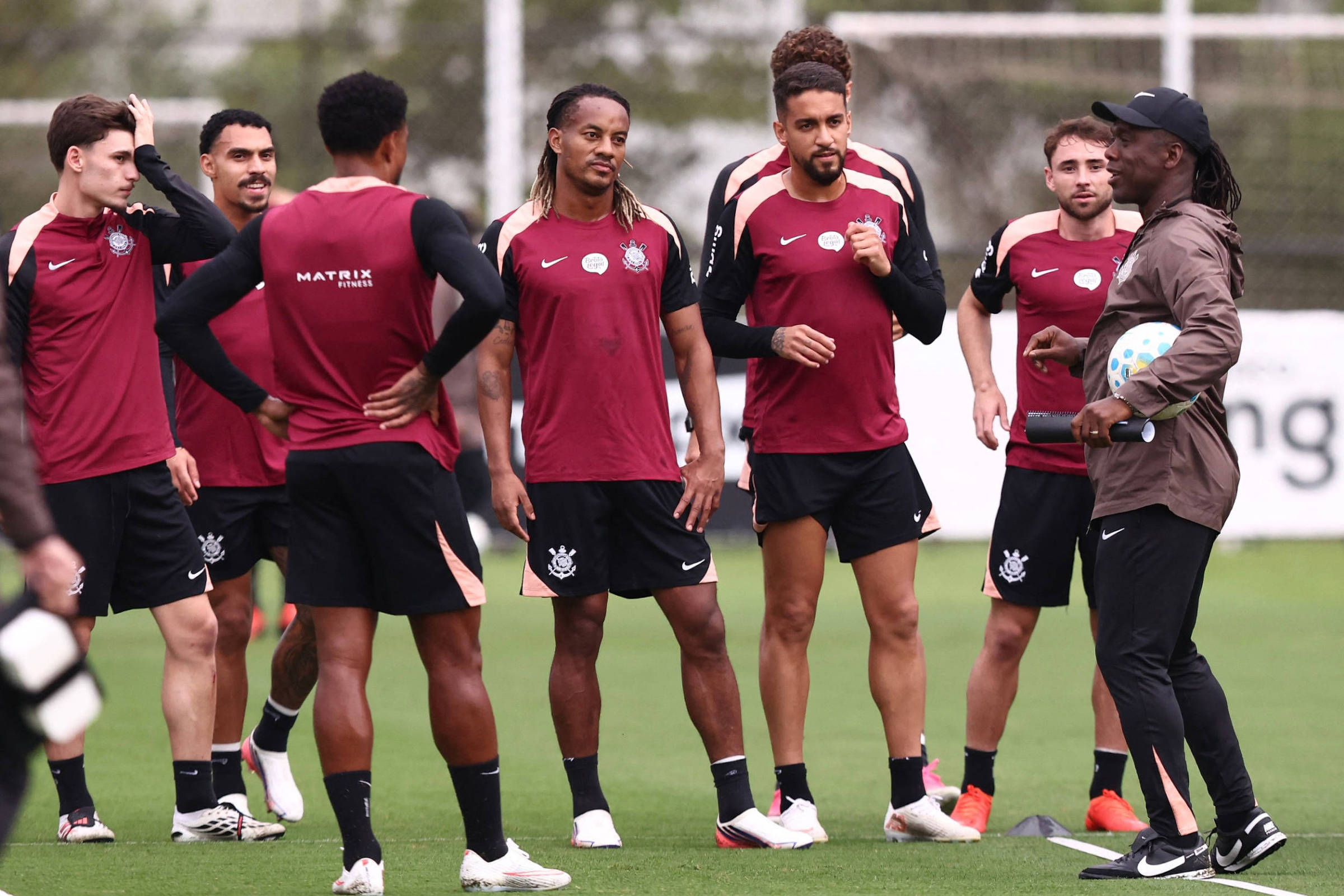 Brasileiro e rodada contra queda com Corinthians e GreNal