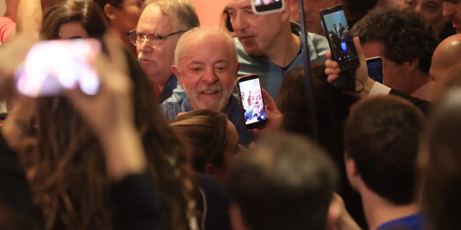 Lula agradece votos e diz que teve de vencer intromissão