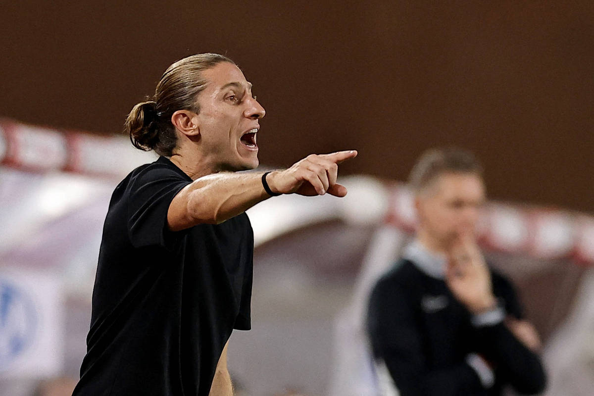 'Sou completamente viciado em futebol', diz Filipe Luís 05/10/2026